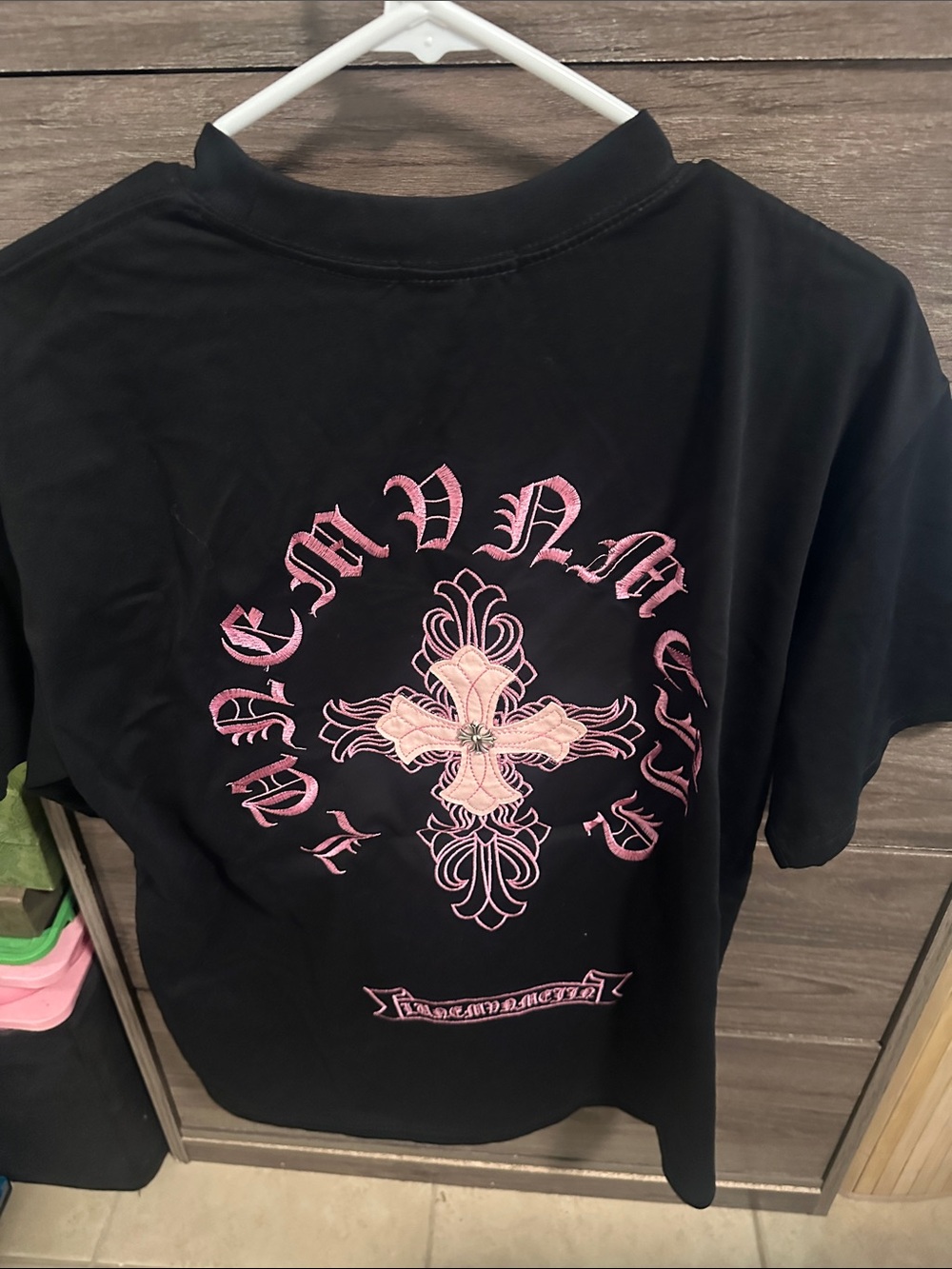 Black Short Sleeve Tee with Pink Embroidered Design size L - Picture 4 of 4